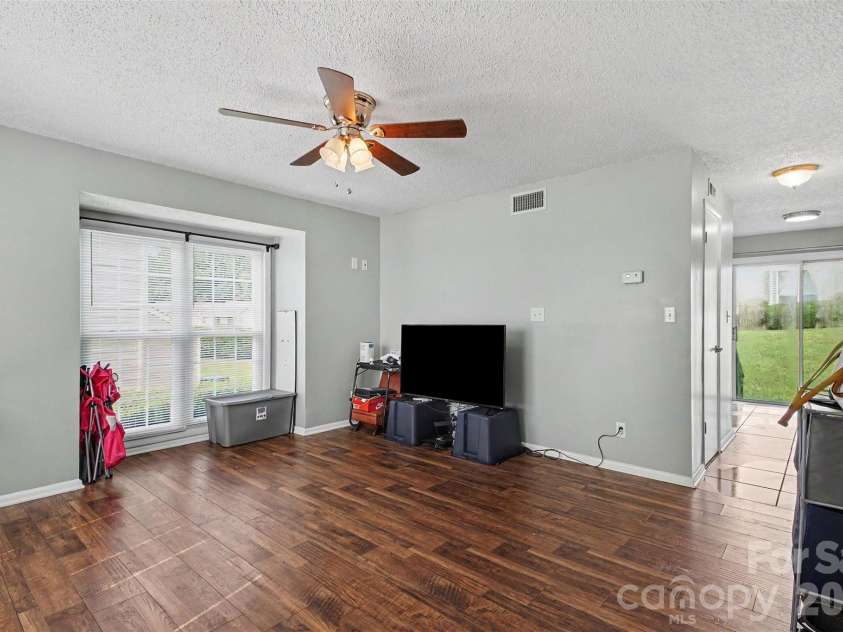 979 Surry Lane, Gastonia, NC 28054.  MLS# CAR4409128, YatesRealty ID 43066. 