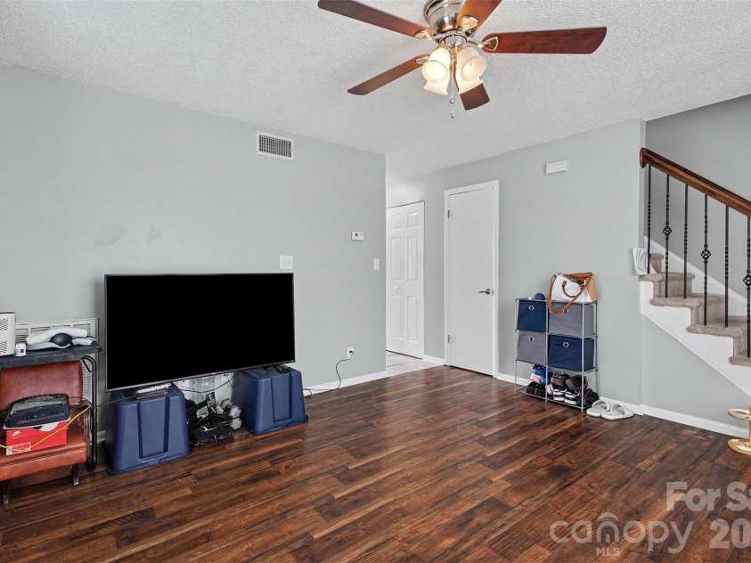 979 Surry Lane, Gastonia, NC 28054.  MLS# CAR4409128, YatesRealty ID 43066. 