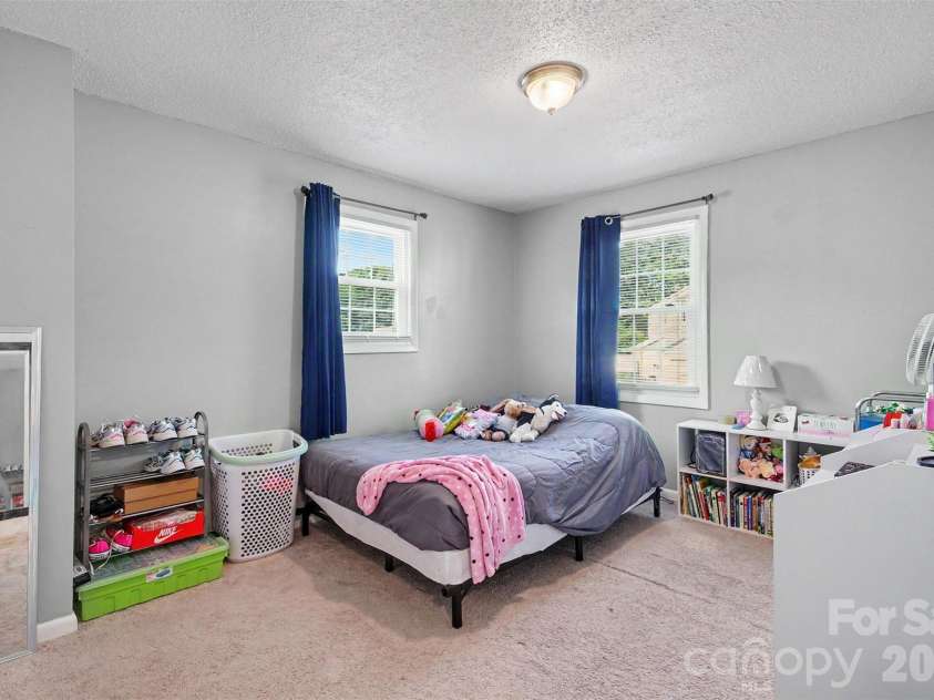979 Surry Lane, Gastonia, NC 28054.  MLS# CAR4409128, YatesRealty ID 43066. 