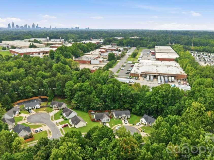 5205 Windy Valley Drive, Charlotte, NC 28208.  MLS# CAR4411900, YatesRealty ID 43067. 