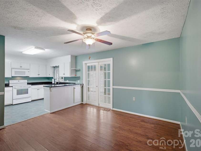 1806 Kyle Court, Lenoir, NC 28645.  MLS# CAR4397713, YatesRealty ID 43068. 