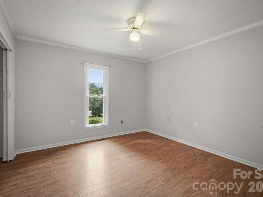 1806 Kyle Court, Lenoir, NC 28645.  MLS# CAR4397713, YatesRealty ID 43068. 