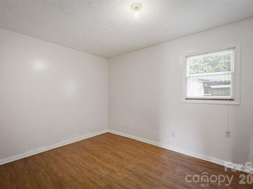 1806 Kyle Court, Lenoir, NC 28645.  MLS# CAR4397713, YatesRealty ID 43068. 