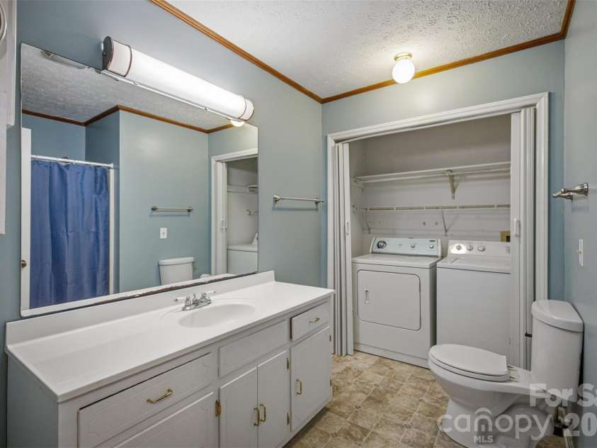 1806 Kyle Court, Lenoir, NC 28645.  MLS# CAR4397713, YatesRealty ID 43068. 