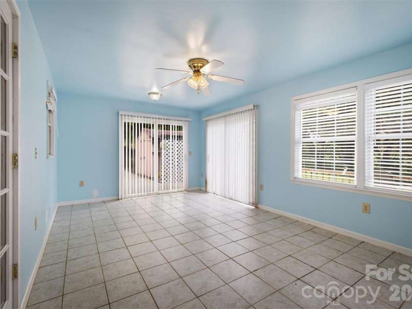 1806 Kyle Court, Lenoir, NC 28645.  MLS# CAR4397713, YatesRealty ID 43068. 