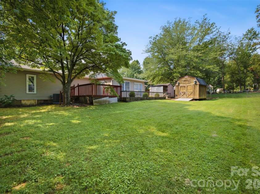 1806 Kyle Court, Lenoir, NC 28645.  MLS# CAR4397713, YatesRealty ID 43068. 