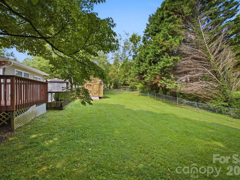 1806 Kyle Court, Lenoir, NC 28645.  MLS# CAR4397713, YatesRealty ID 43068. 
