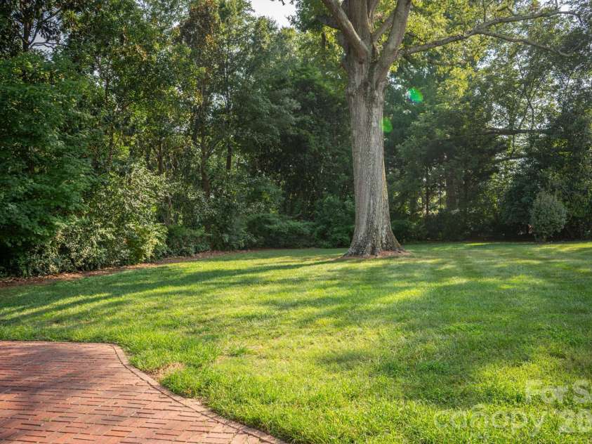 11 Kings Mountain Street, York, SC 29745.  MLS# CAR4408114, YatesRealty ID 43069. 