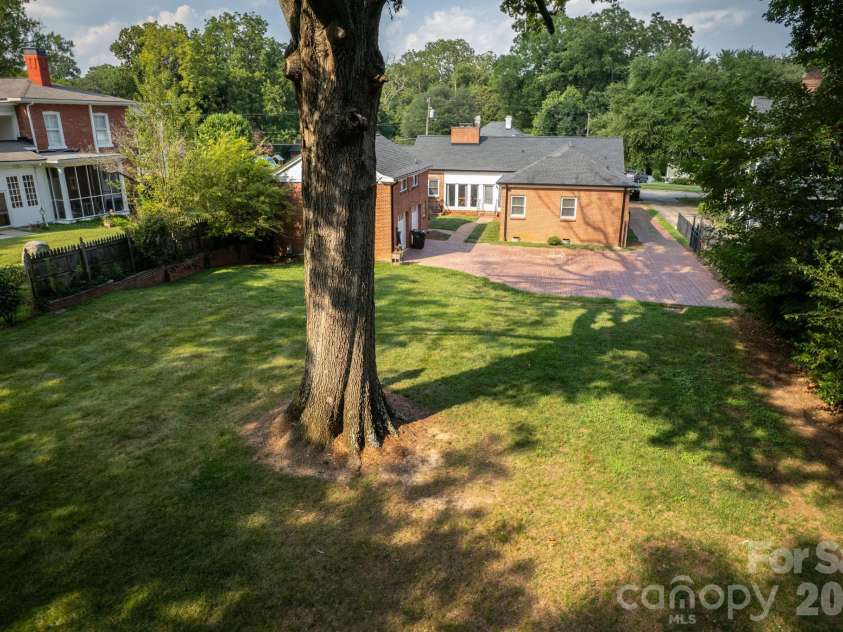 11 Kings Mountain Street, York, SC 29745.  MLS# CAR4408114, YatesRealty ID 43069. 