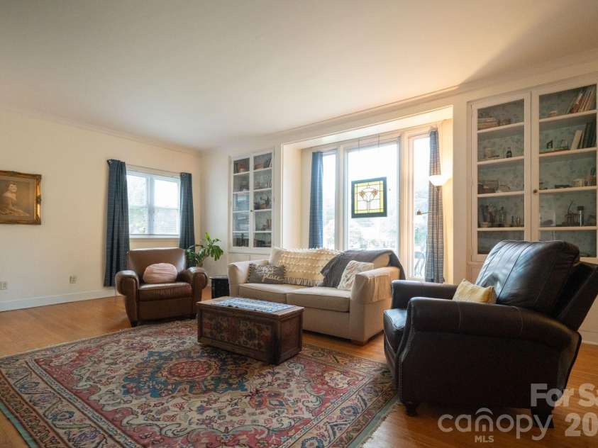 11 Kings Mountain Street, York, SC 29745.  MLS# CAR4408114, YatesRealty ID 43069. 