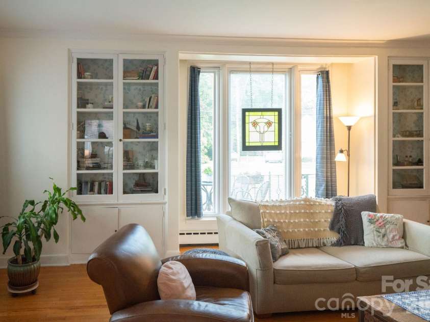11 Kings Mountain Street, York, SC 29745.  MLS# CAR4408114, YatesRealty ID 43069. 