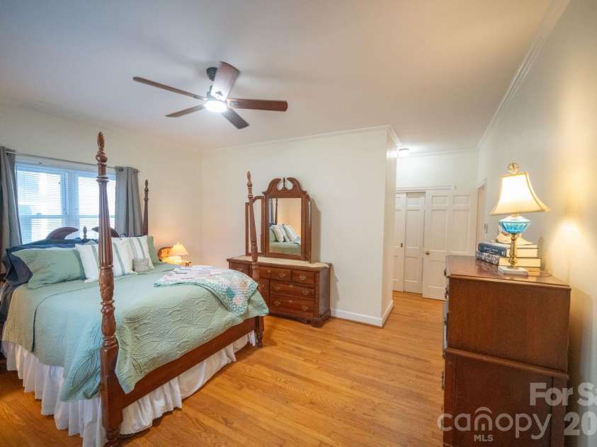 11 Kings Mountain Street, York, SC 29745.  MLS# CAR4408114, YatesRealty ID 43069. 