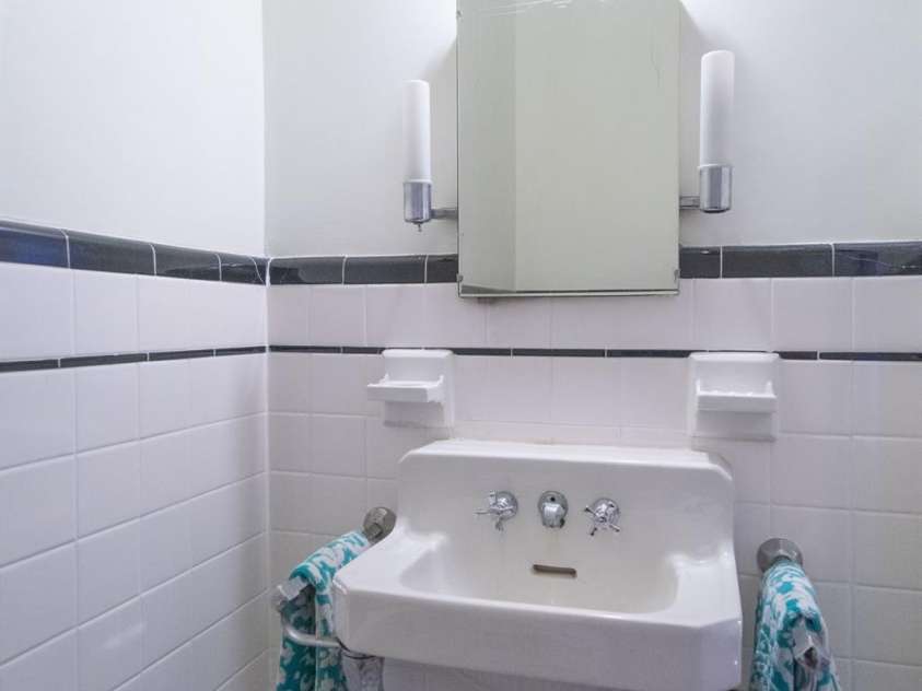 11 Kings Mountain Street, York, SC 29745.  MLS# CAR4408114, YatesRealty ID 43069. 