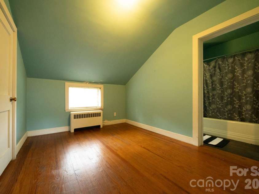 11 Kings Mountain Street, York, SC 29745.  MLS# CAR4408114, YatesRealty ID 43069. 