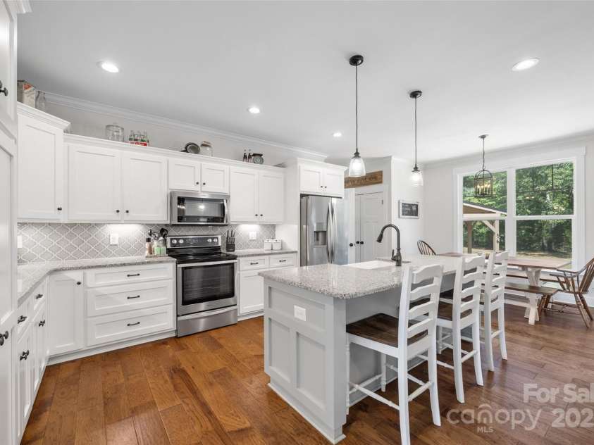 1715 Hopewell Road, Rock Hill, SC 29730.  MLS# CAR4310863, YatesRealty ID 4307. The kitchen is the heart of this home!