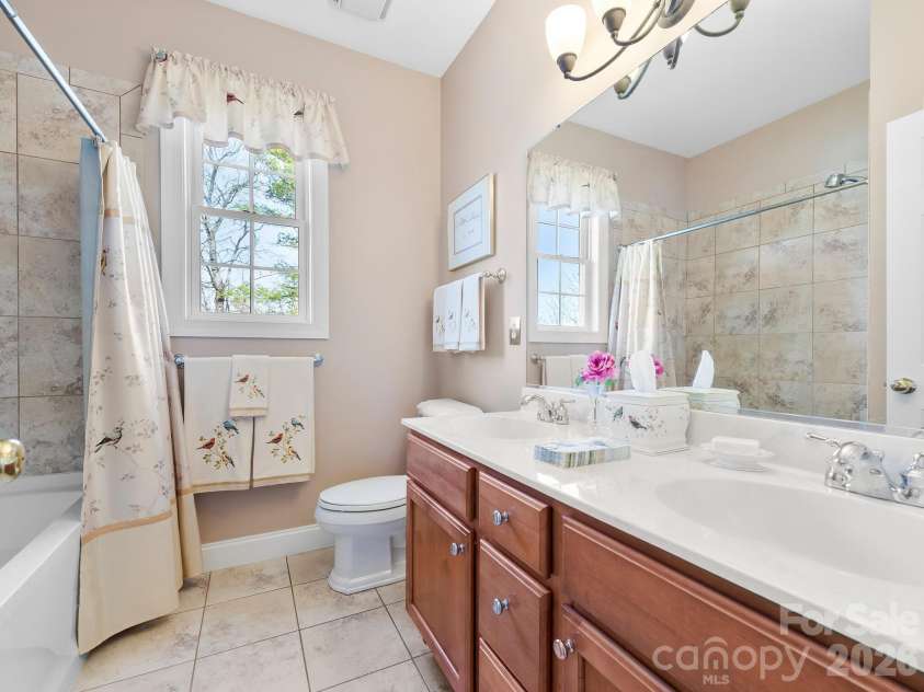 5 Timber Moss Drive, Asheville, NC 28804.  MLS# CAR4352961, YatesRealty ID 4307. 