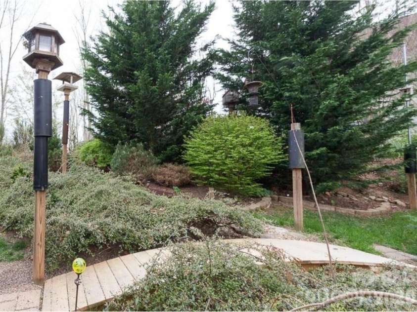 5 Timber Moss Drive, Asheville, NC 28804.  MLS# CAR4352961, YatesRealty ID 4307. 