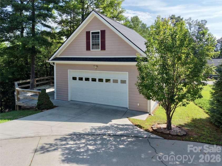 5 Timber Moss Drive, Asheville, NC 28804.  MLS# CAR4352961, YatesRealty ID 4307. 