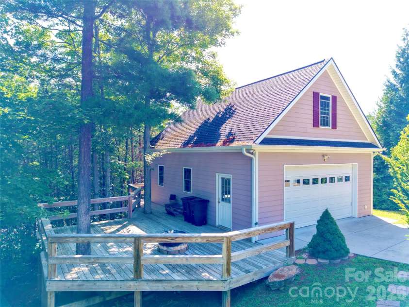 5 Timber Moss Drive, Asheville, NC 28804.  MLS# CAR4352961, YatesRealty ID 4307. 
