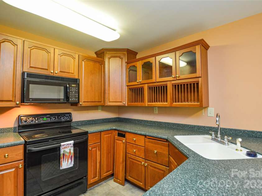 5839 Painted Fern Court, Charlotte, NC 28269.  MLS# CAR4204621, YatesRealty ID 4307. Basement