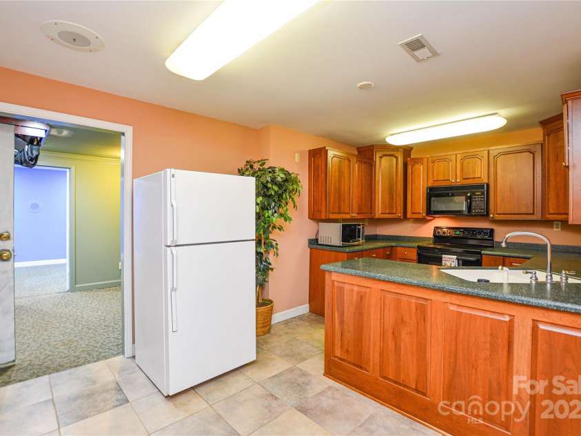 5839 Painted Fern Court, Charlotte, NC 28269.  MLS# CAR4204621, YatesRealty ID 4307. Basement