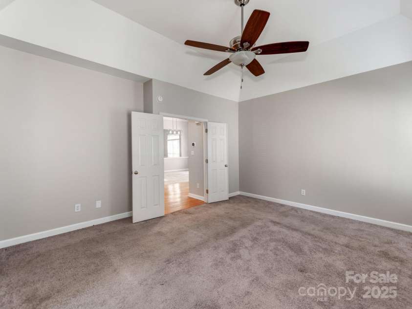 5839 Painted Fern Court, Charlotte, NC 28269.  MLS# CAR4204621, YatesRealty ID 4307. Main Floor Owner's Suite BR
