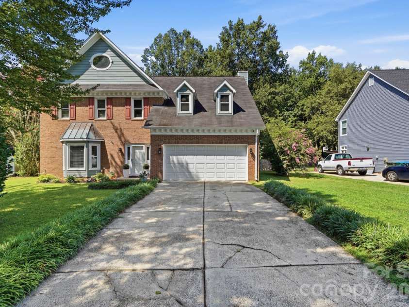 13315 Kintyre Court, Matthews, NC 28105.  MLS# CAR4409441, YatesRealty ID 43070. 