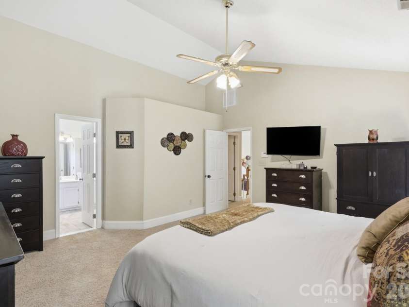 13315 Kintyre Court, Matthews, NC 28105.  MLS# CAR4409441, YatesRealty ID 43070. 