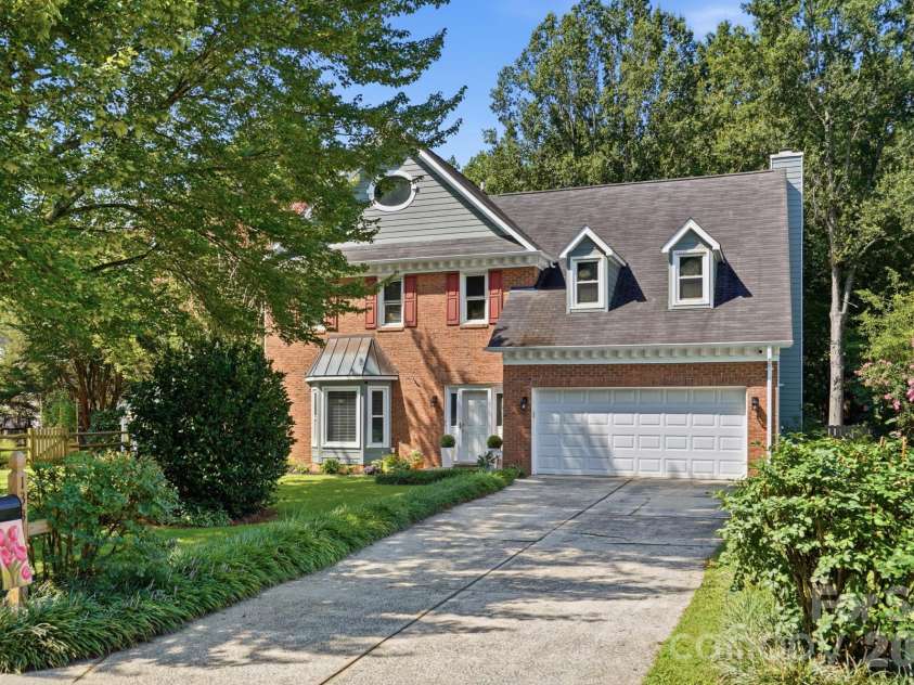13315 Kintyre Court, Matthews, NC 28105.  MLS# CAR4409441, YatesRealty ID 43070. Welcome Home...