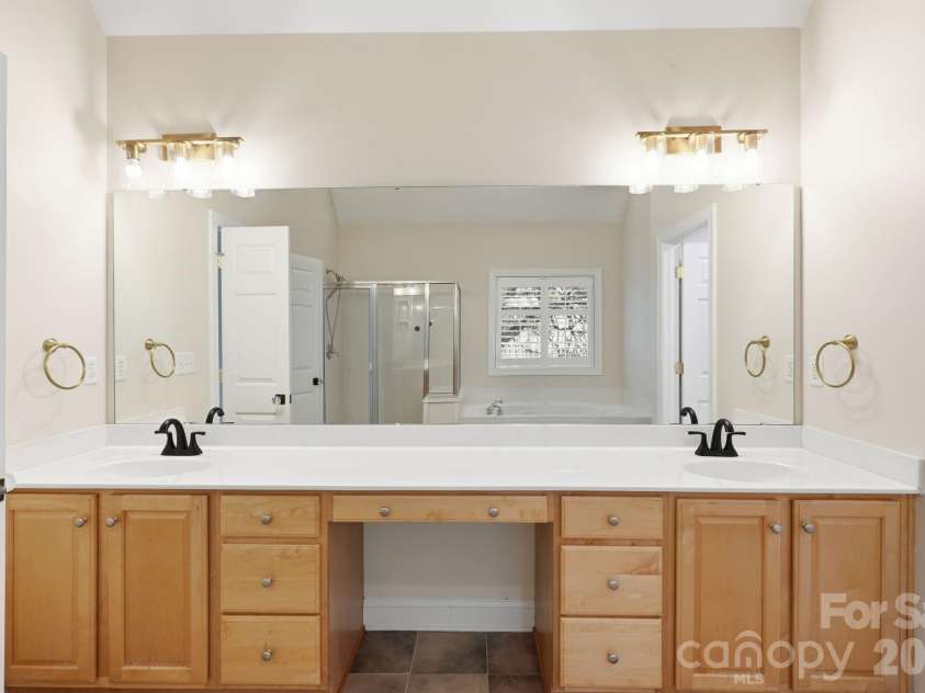 12106 Kane Alexander Drive, Huntersville, NC 28078.  MLS# CAR4405055, YatesRealty ID 43074. 