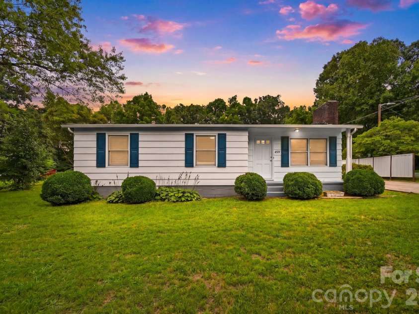 459 Swanson Drive, Lenoir, NC 28645.  MLS# CAR4407208, YatesRealty ID 43076. 