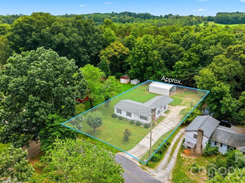 459 Swanson Drive, Lenoir, NC 28645.  MLS# CAR4407208, YatesRealty ID 43076. 