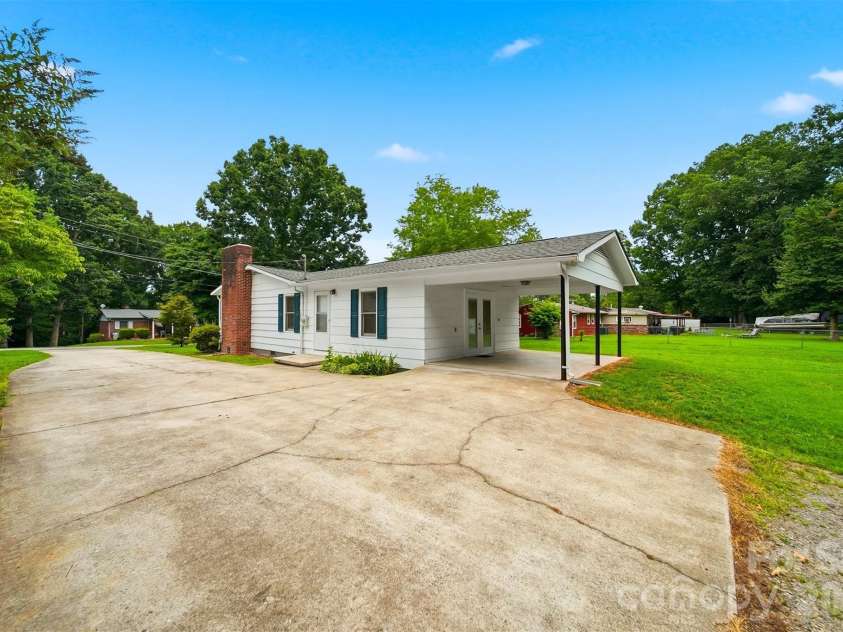 459 Swanson Drive, Lenoir, NC 28645.  MLS# CAR4407208, YatesRealty ID 43076. 