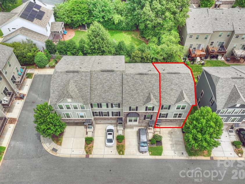 1940 Catkin Lane, Charlotte, NC 28205.  MLS# CAR4411056, YatesRealty ID 43077. 