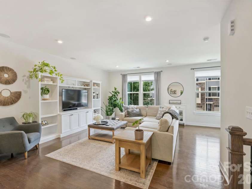 1940 Catkin Lane, Charlotte, NC 28205.  MLS# CAR4411056, YatesRealty ID 43077. 
