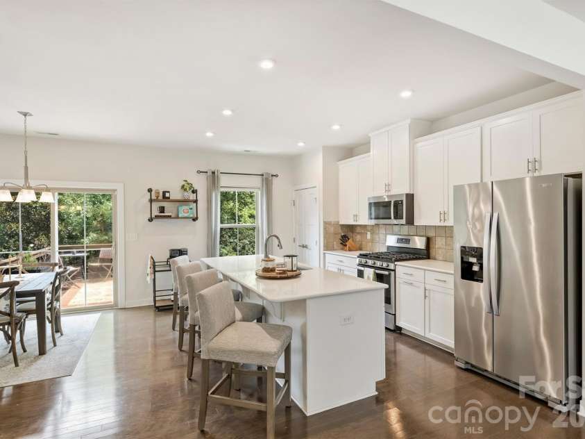1940 Catkin Lane, Charlotte, NC 28205.  MLS# CAR4411056, YatesRealty ID 43077. 