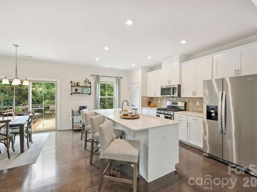 1940 Catkin Lane, Charlotte, NC 28205.  MLS# CAR4411056, YatesRealty ID 43077. 