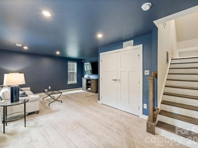 1940 Catkin Lane, Charlotte, NC 28205.  MLS# CAR4411056, YatesRealty ID 43077. 
