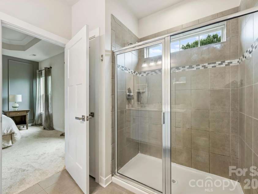 1940 Catkin Lane, Charlotte, NC 28205.  MLS# CAR4411056, YatesRealty ID 43077. 