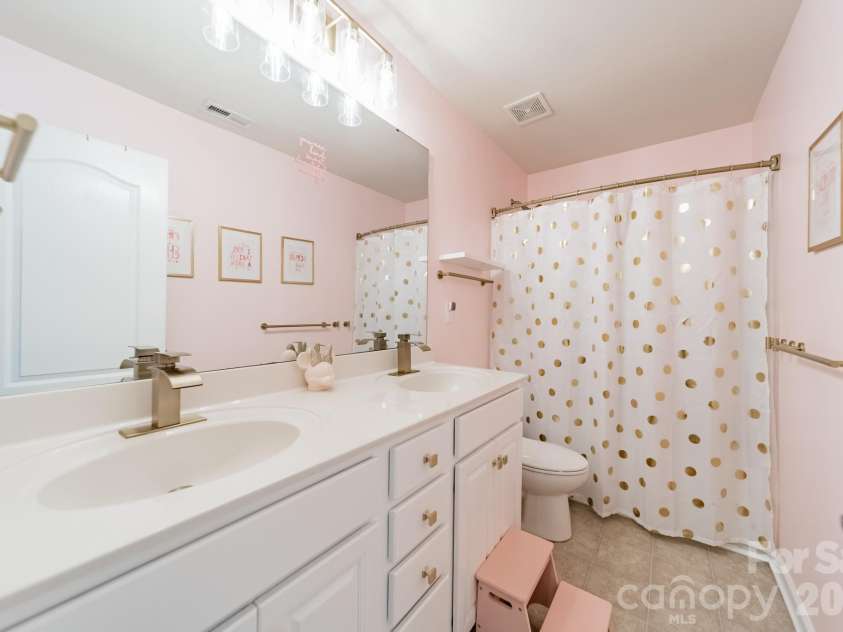 10003 Blue Stream Lane, Indian Trail, NC 28079.  MLS# CAR4408302, YatesRealty ID 43078. Bathroom 3