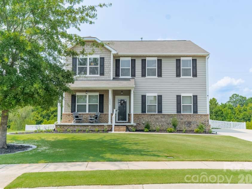 10003 Blue Stream Lane, Indian Trail, NC 28079.  MLS# CAR4408302, YatesRealty ID 43078. Front Exterior