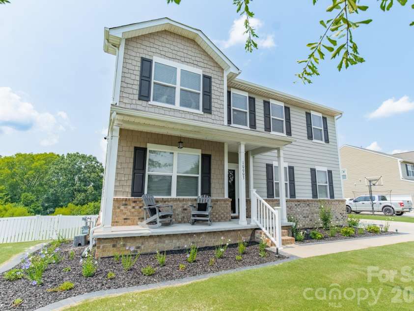 10003 Blue Stream Lane, Indian Trail, NC 28079.  MLS# CAR4408302, YatesRealty ID 43078. Front Exterior