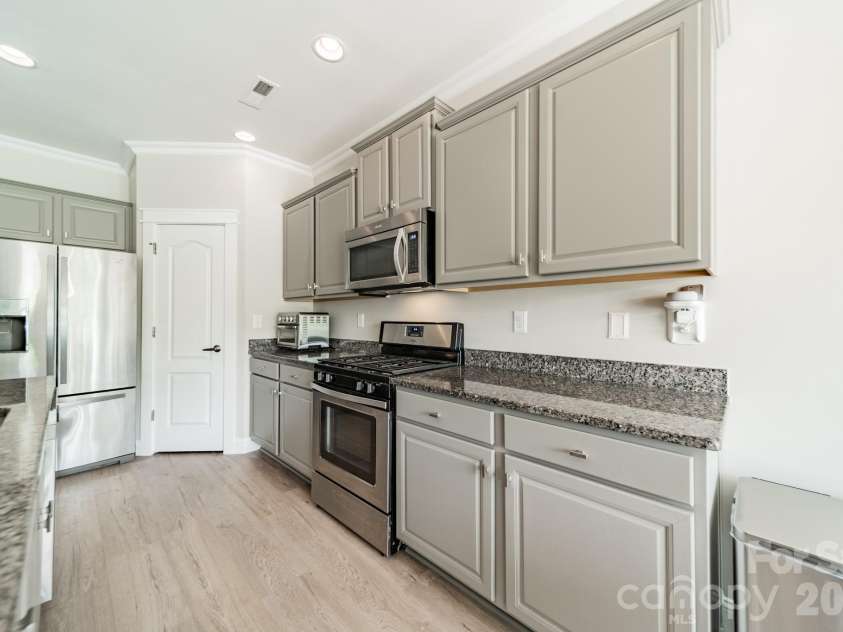 10003 Blue Stream Lane, Indian Trail, NC 28079.  MLS# CAR4408302, YatesRealty ID 43078. Kitchen
