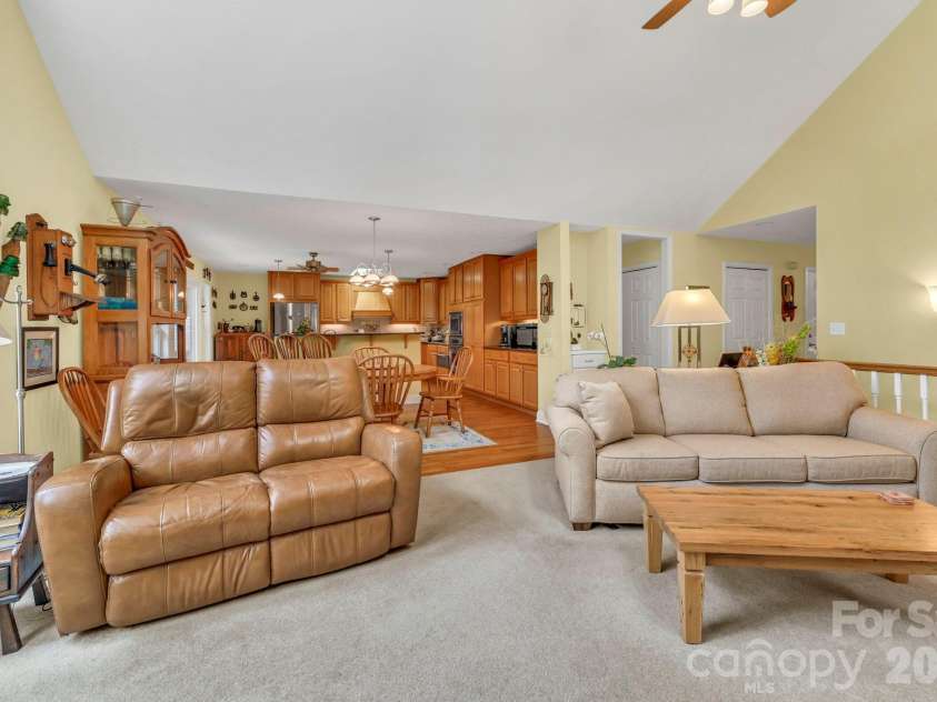 230 Carriage Summitt Way, Hendersonville, NC 28791.  MLS# CAR4408861, YatesRealty ID 43079. 