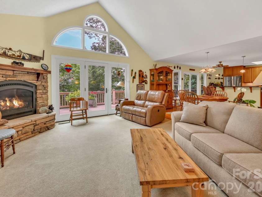 230 Carriage Summitt Way, Hendersonville, NC 28791.  MLS# CAR4408861, YatesRealty ID 43079. 