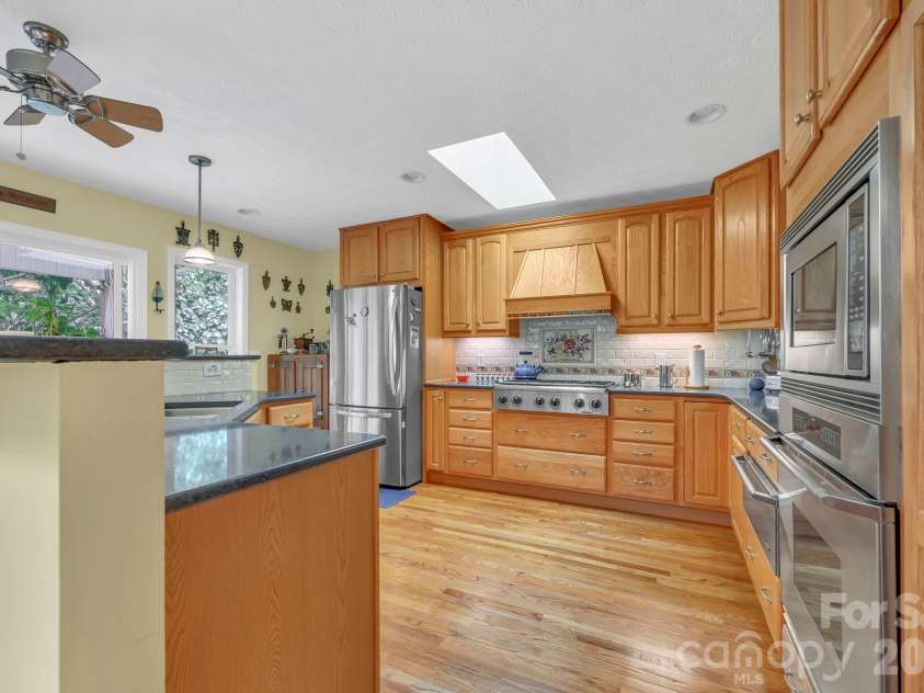 230 Carriage Summitt Way, Hendersonville, NC 28791.  MLS# CAR4408861, YatesRealty ID 43079. 