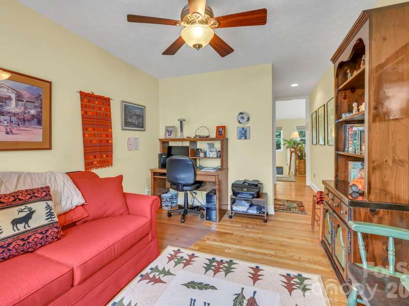 230 Carriage Summitt Way, Hendersonville, NC 28791.  MLS# CAR4408861, YatesRealty ID 43079. 