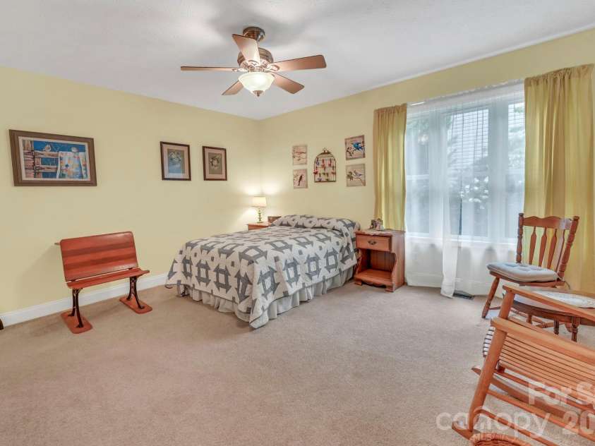 230 Carriage Summitt Way, Hendersonville, NC 28791.  MLS# CAR4408861, YatesRealty ID 43079. 