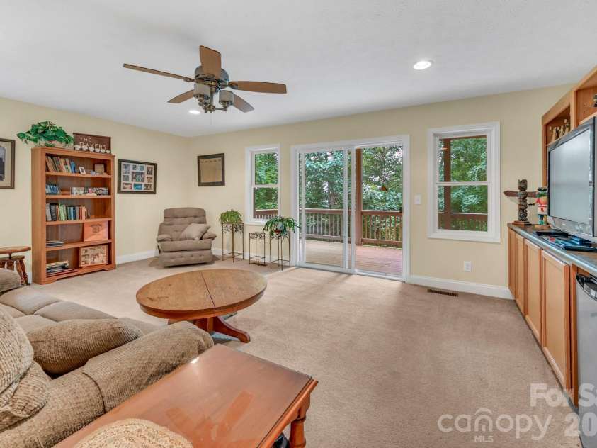 230 Carriage Summitt Way, Hendersonville, NC 28791.  MLS# CAR4408861, YatesRealty ID 43079. 