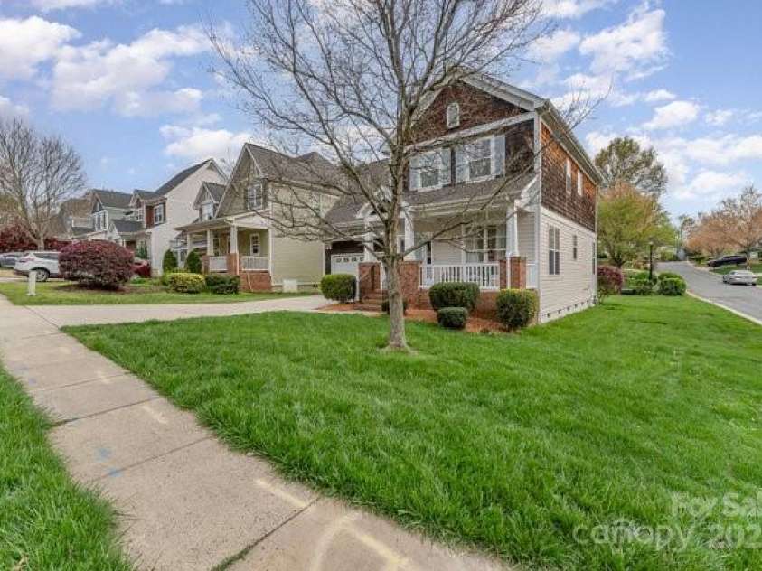 10802 Tradition View Drive, Charlotte, NC 28269.  MLS# CAR4234675, YatesRealty ID 4308. 